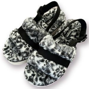 Koolaburra by UGG Comfy Adjustable Slide Sandals